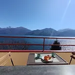 The Balcony On The Apartamento *